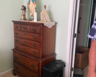 Estate sales by Olga in Hamilton NJ