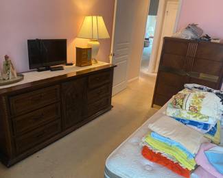 Estate sales by Olga in Hamilton NJ