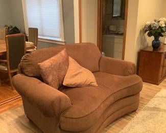 Double chair good condition brown