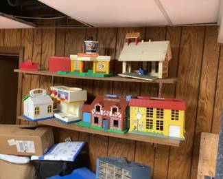 Metal doll house and toys