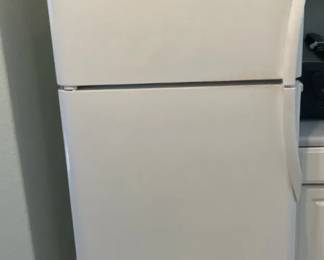 Frigidaire RefrigeratorFreezer