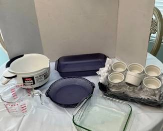 Pyrex Mixing Bowls Cups