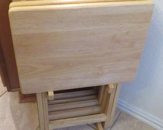 Folding tray set