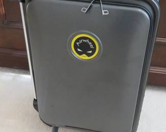 AirWheel ride on suitcase
