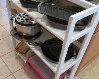 Cast iron, vintage Pyrex