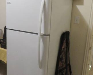 Secondary refrigerator