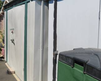 Storage shed - Buyer dismantles and moves