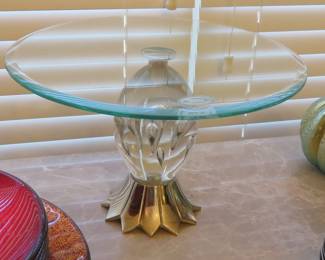 Cake pedestal