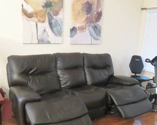 Recliner sofa