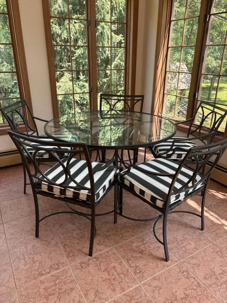 001 wroughtironglasstoptablewithfivec