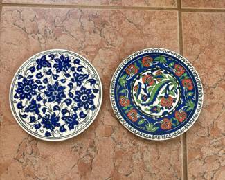 283 pairofdecorativeceramicwallplaques
