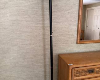 229 blacktorchierefloorlamp