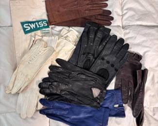 194 assortedvintageleatherandfabricglov