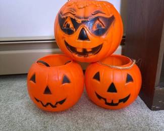 303 trioofvintagehalloweenjackolantern