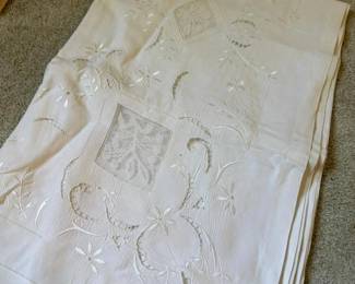 235 whiteembroideredlinentableclothwith