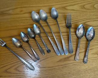172 assortedvintagesilverplateflatwarepi