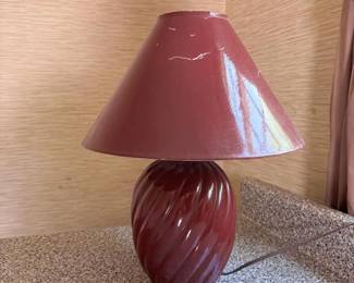 203 maroonswirlceramictablelamp