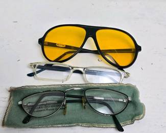 073 threepairsofeyeglassesandsunglasses