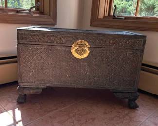 252 carvedwoodandwoventrunkwithbrassh