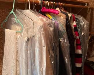 277 assortedwomensclothinglot
