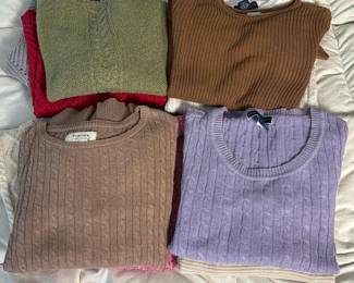 178 assortedwomensknittedsweaterssizes
