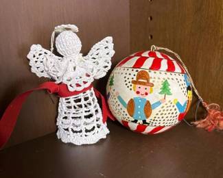 315 vintageforesidefolkartballornament