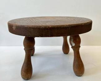 244 woodenfootstoolturnedlegs