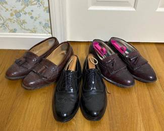 176 threepairsofmensdressshoesleather