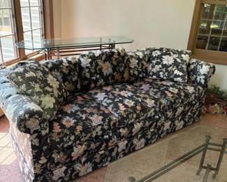 302 vintagepennsylvaniahousefloralsofa