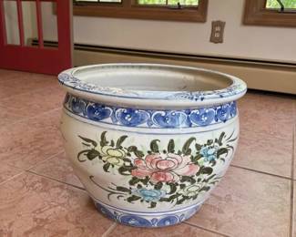 050 largeblueandwhitefloralceramicplan