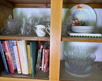 159 assortedkitchenwareandbooks