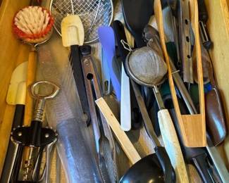 156 assortedkitchenutensilsandknives