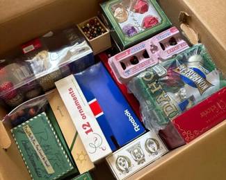 163 assortedchristmastreeornaments