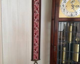 039 victorianstylebrassvelvetmechanical