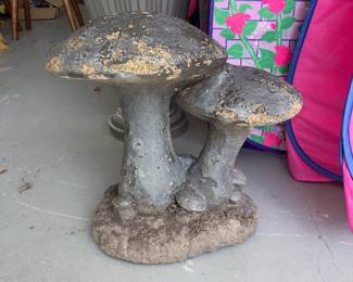 Concrete mushroom