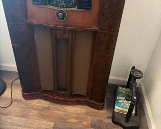 1942 zenith standing radio