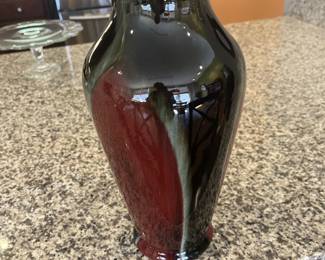 blackred vase