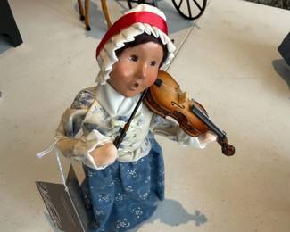 009 Byers Woman with Violin