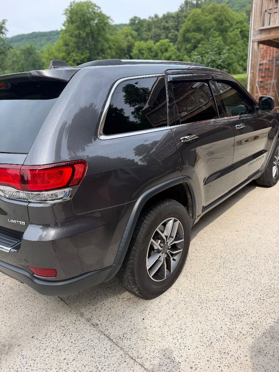 2020 Jeep Grand Cherokee 