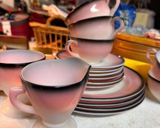 Pink Ombre’ dinnerware with black rim