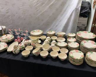 104 dinnerware pieces & 30 serving pieces
