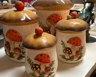 thermoserv Merry Mushroom canister set in excellent condition