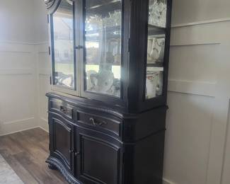 Display case for china, Crystals Dinnerware