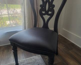 Dining Table Set with 6 chairs from ROOMS TO GO (Almost BRAND NEW)