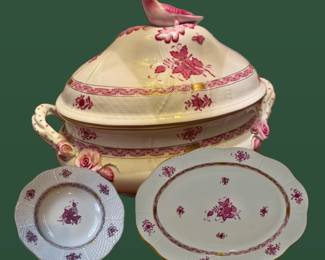 Tureen, platter and 8 soup bowls