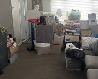TONS OF TOYS
