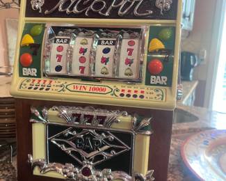 Toy slot machine