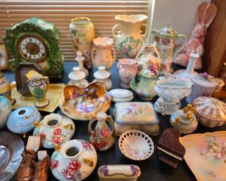 Painted porcelain pieces
