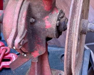 ANTIQUE CAST IRON GRIST/GRAIN MILL