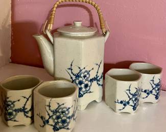 VINTAGE 5-PCS TEA SET